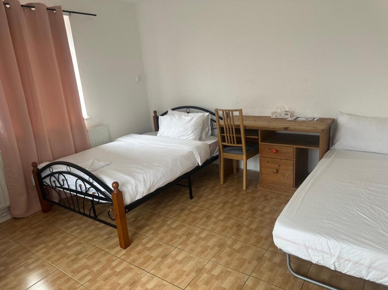 Tran Uk Homestay London Exterior photo
