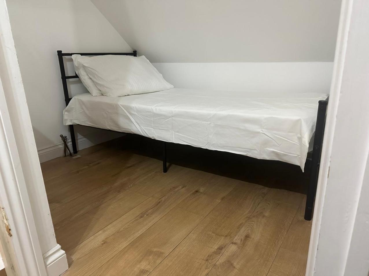 Tran Uk Homestay London Exterior photo