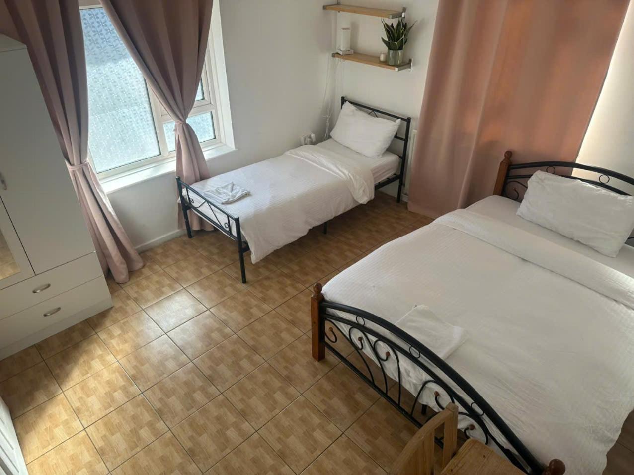 Tran Uk Homestay London Exterior photo